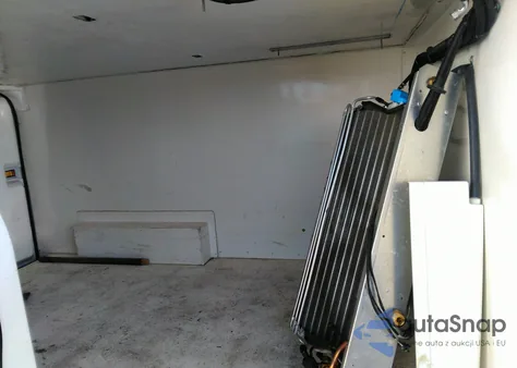 2018 Ford Transit-250 z USA, uszkodzony, nr VIN 1FTYR1YM7JKA99329